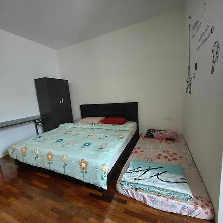 Little Orange Homestay Bintulu Exterior photo
