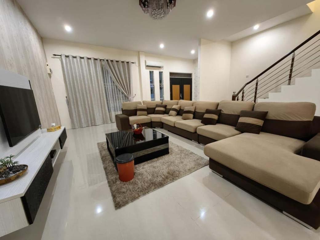 Little Orange Holiday home Bintulu